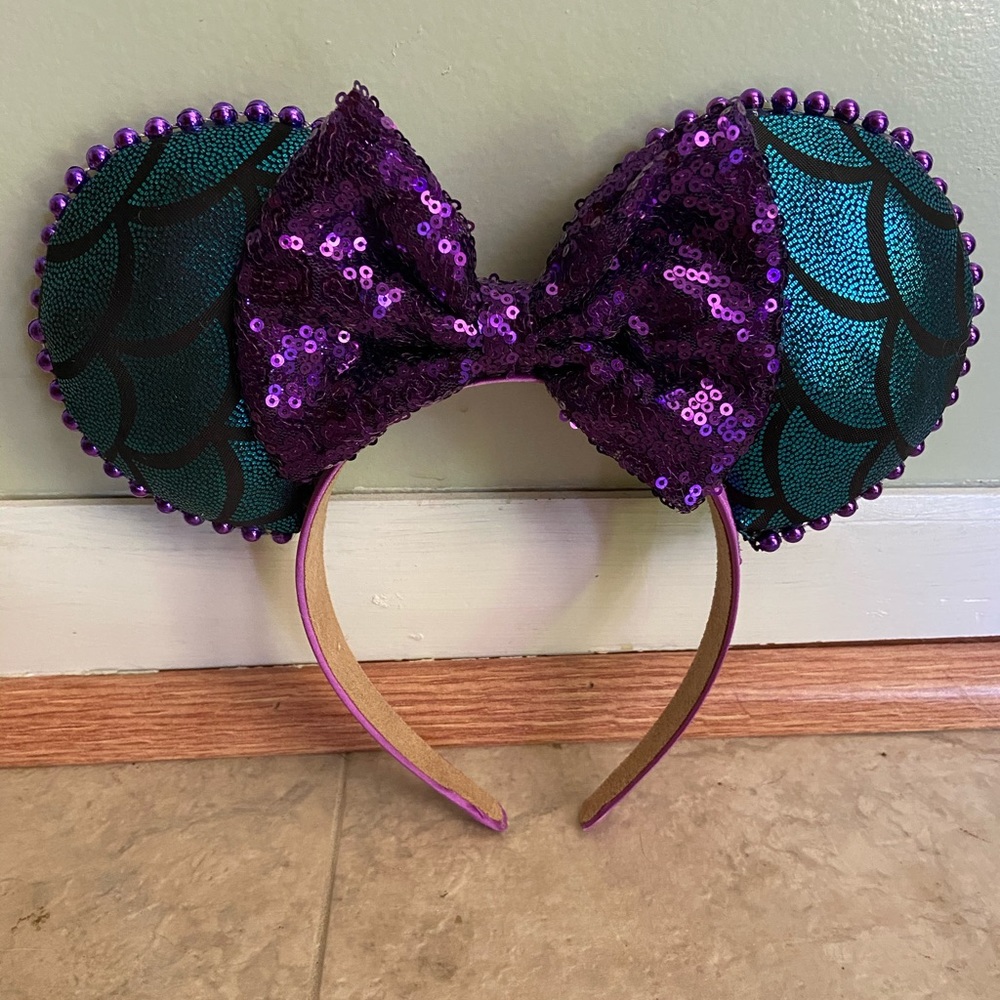 Minnie Mouse Ears - Picture 1 of 2